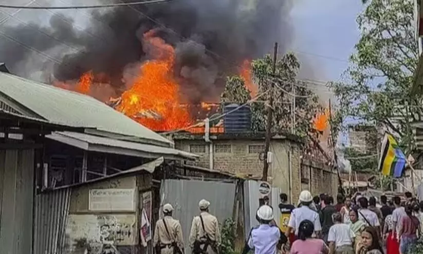 മണിപ്പൂർ: കുക്കി ഗാനരചയിതാവ് മംഗ്ബോയ് ഉൾപ്പെടെ രണ്ടുപേർ വെടിവെപ്പിൽ കൊല്ലപ്പെട്ടു മണിപ്പൂർ: കുക്കി ഗാനരചയിതാവ് മംഗ്ബോയ് ഉൾപ്പെടെ രണ്ടുപേർ വെടിവെപ്പിൽ കൊല്ലപ്പെട്ടു