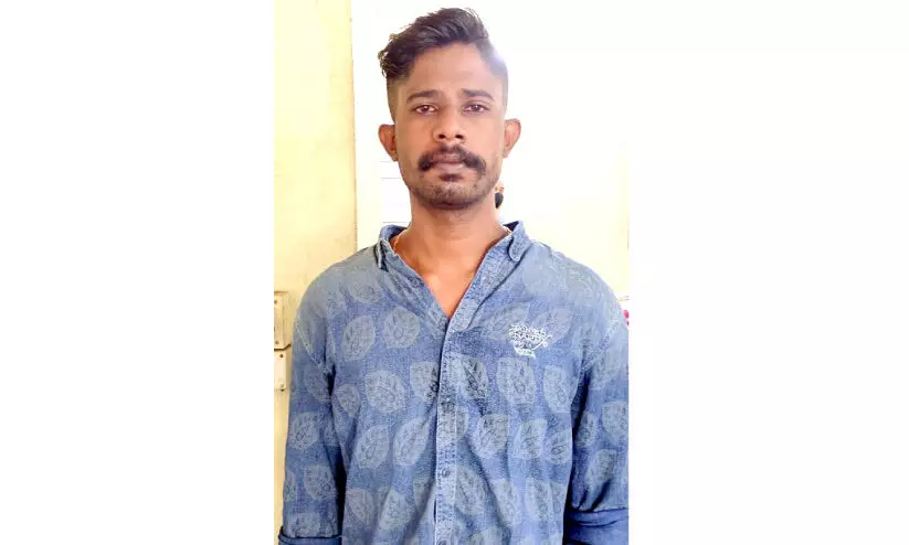 കാപ്പ ലംഘിച്ച് നാട്ടിലെത്തിയ പ്രതി അറസ്റ്റിൽ കാപ്പ ലംഘിച്ച് നാട്ടിലെത്തിയ പ്രതി അറസ്റ്റിൽ