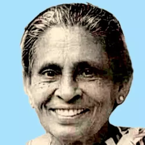 ആ​ലീ​സ്