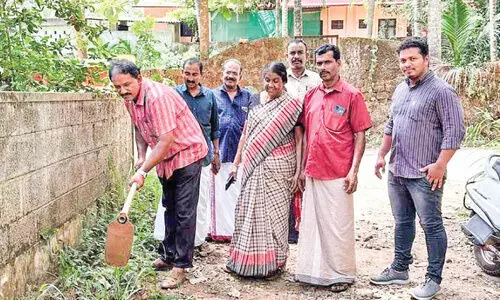 പ​രി​യാ​പു​ര​ത്തെ ഡീ​സ​ൽ ചോ​ർ​ച്ച; ന​ട​പ​ടി​യി​ല്ലെ​ങ്കി​ൽ പ്ര​ത്യ​ക്ഷ സ​മ​രം