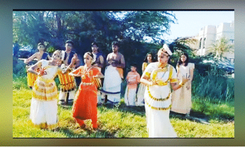 ഗൃ​ഹാ​തു​ര സ്മ​ര​ണ​ക​ളെ സ​മ്പ​ന്ന​മാ​ക്കി    കേ​ര​ള​ത്ത​നി​മ​യാ​ർ​ന്ന സം​ഗീ​ത ആ​ൽ​ബ​ങ്ങ​ൾ