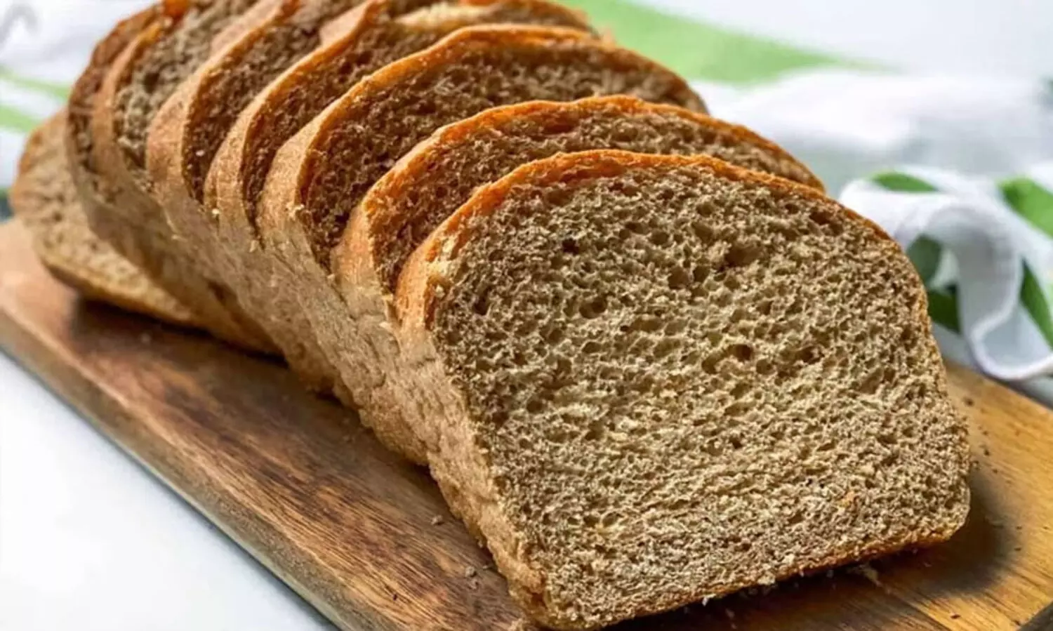 ബ്രെഡ് വാങ്ങുമ്പോൾ ബ്രൗൺ ബ്രെഡ് വാങ്ങിയാൽ ഗുണങ്ങളേറെ...