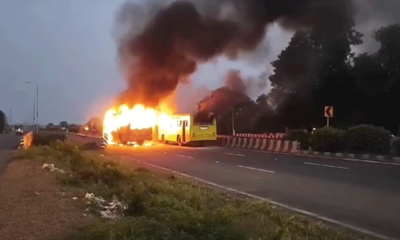 മറാത്താ ക്വാട്ട പ്രതിഷേധം: ബസ് കത്തിച്ച് പ്രക്ഷോഭകർ