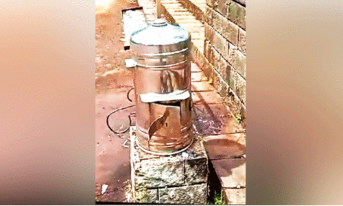 പള്ളിയിലും സൂപ്പർ മാർക്കറ്റിലും മോഷണം പള്ളിയിലും സൂപ്പർ മാർക്കറ്റിലും മോഷണം