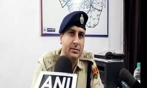 രാജസ്ഥാനിൽ ആദിവാസി യുവതിയെ നഗ്നയായി നടത്തിച്ച മൂന്ന് പേർ അറസ്റ്റിൽ രാജസ്ഥാനിൽ ആദിവാസി യുവതിയെ നഗ്നയായി നടത്തിച്ച മൂന്ന് പേർ അറസ്റ്റിൽ