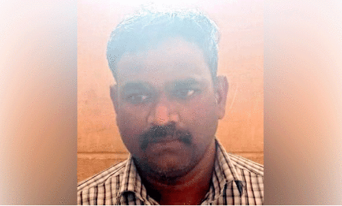 40 കുപ്പി വ്യാജമദ്യവുമായി വിമുക്തഭടൻ അറസ്റ്റില്‍