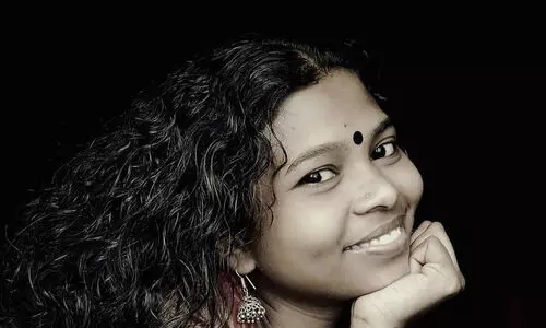 ഇ​ട​തു​നെ​ഞ്ചി​ലെ ഉ​ച്ചാ​ലു മാ​സ​ങ്ങ​ൾ- സി​ന്ധു മാ​ങ്ങ​ണി​യ​ൻ ജീവിതം എഴുതുന്നു