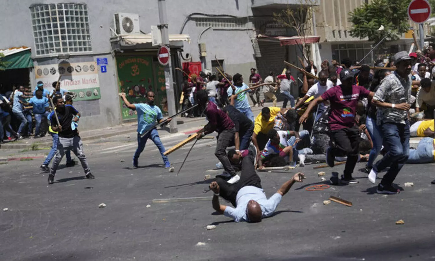 തെ​ൽ​അ​വീ​വ് സം​ഘ​ർ​ഷം:​ എ​റി​​ത്രി​യ​ൻ കു​ടി​യേ​റ്റ​ക്കാ​രെ നാ​ടു​ക​ട​ത്തും -നെ​ത​ന്യാ​ഹു