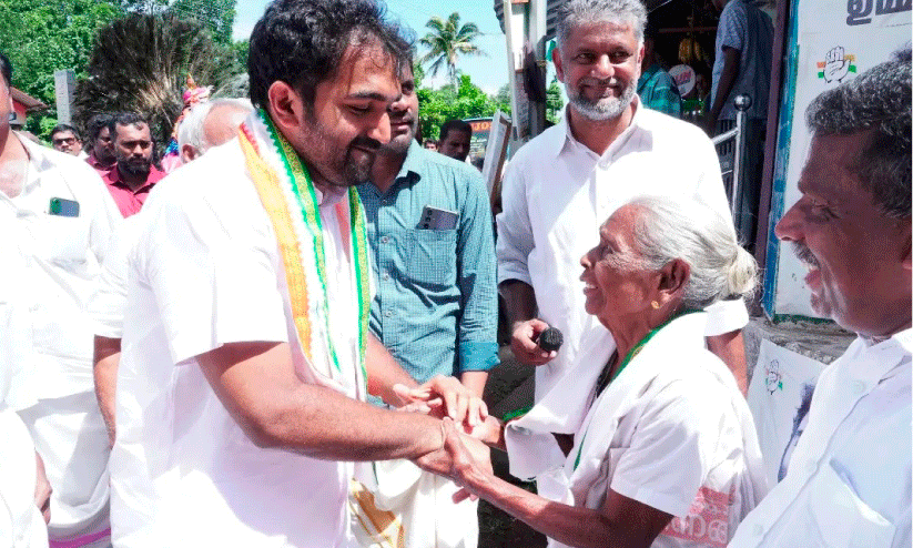 അപ്പയെപ്പോലെ എന്നെയും പുതുപ്പള്ളിക്കാർ നെഞ്ചോടുചേർത്തു -ചാണ്ടി ഉമ്മൻ അപ്പയെപ്പോലെ എന്നെയും പുതുപ്പള്ളിക്കാർ നെഞ്ചോടുചേർത്തു -ചാണ്ടി ഉമ്മൻ