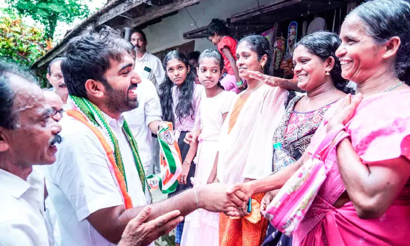 പുതുപ്പള്ളിപ്പാലം കടക്കാൻ ഇനി ഒരുനാൾ; സ്ഥാനാർഥികൾ അവസാനലാപ്പിൽ