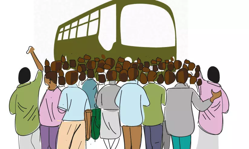 ബസ് കയറാതെ കൂറ്റനാട് സ്റ്റാൻഡ്; പ്രതിഷേധവുമായി ജനപ്രതിനിധികൾ ബസ് കയറാതെ കൂറ്റനാട് സ്റ്റാൻഡ്; പ്രതിഷേധവുമായി ജനപ്രതിനിധികൾ