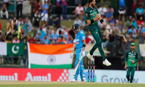 വിരാട് കോഹ്‍ലിയാണ് ഇന്ത്യൻ ടീമിന്റെ നട്ടെല്ലെന്ന് ഷഹീൻ അഫ്രീദി