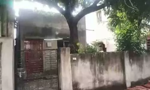 മഹാരാഷ്ട്രയിലെ വീട്ടിൽ നിന്ന് അമ്മയുടെയും മകന്റെയും മൃതദേഹങ്ങൾ കണ്ടെടുത്തു; മൃതദേഹങ്ങൾ പെട്ടിയിലാക്കി കട്ടിലിനടിയിൽ സൂക്ഷിച്ച നിലയിൽ