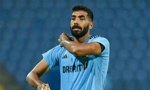 ഇന്ത്യക്ക് തിരിച്ചടി; ബുംറ നാട്ടിലേക്ക് മടങ്ങി