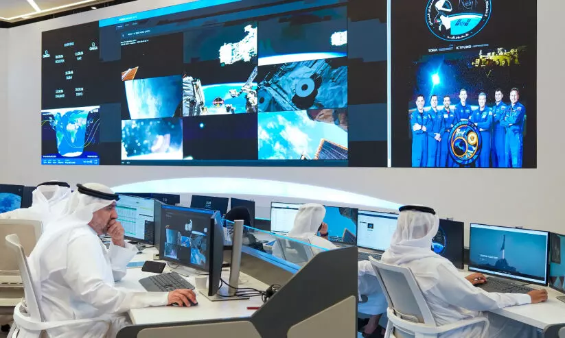 അ​ഭി​മാ​ന​പു​ത്ര​നെ കാ​ത്ത്​ ഇ​മാ​റാ​ത്ത്​