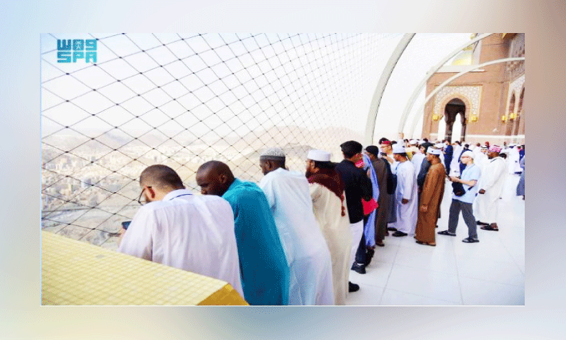 ഖുർആൻ മത്സരാർഥികൾ മക്കയിലെ ക്ലോക്ക് ടവർ സന്ദർശിച്ചു ഖുർആൻ മത്സരാർഥികൾ മക്കയിലെ ക്ലോക്ക് ടവർ സന്ദർശിച്ചു