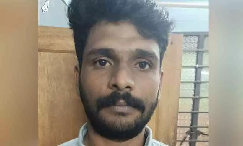 നിരവധി കേസുകളിൽ പ്രതിയായ യുവാവിനെ കാപ്പ ചുമത്തി നാടുകടത്തി നിരവധി കേസുകളിൽ പ്രതിയായ യുവാവിനെ കാപ്പ ചുമത്തി നാടുകടത്തി