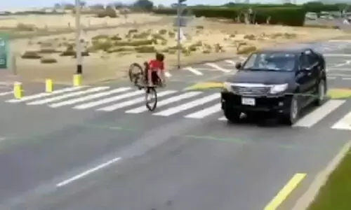 ചു​വ​പ്പ്​​ സി​ഗ്​​ന​ൽ ശ്ര​ദ്ധി​ച്ചി​ല്ല​;ഏ​ഴു മാ​സ​ത്തി​ൽ 51 അ​പ​ക​ടം