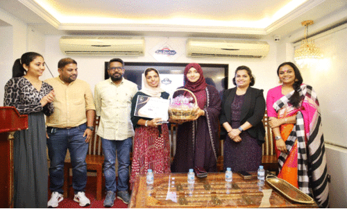 മ​ധു​രി​ക്കും പോ​രാ​ട്ട​മാ​യി പാ​യ​സ​പ്പോ​ര്