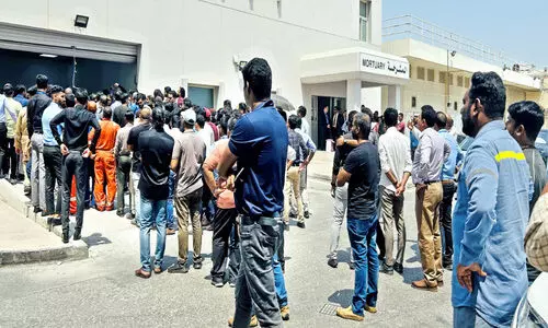 അഞ്ചു സുഹൃത്തുക്കൾക്കും ബഹ്റൈൻ കണ്ണീരോടെ വിട നൽകി അഞ്ചു സുഹൃത്തുക്കൾക്കും ബഹ്റൈൻ കണ്ണീരോടെ വിട നൽകി