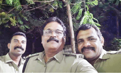 കാക്കിക്കുള്ളിലെ കരുതലിന് നന്ദി പറഞ്ഞ് അർജുൻ കാക്കിക്കുള്ളിലെ കരുതലിന് നന്ദി പറഞ്ഞ് അർജുൻ