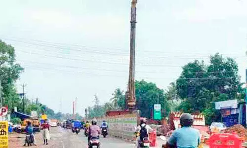 തുറവൂർ -അരൂർ ഉയരപ്പാത നിർമാണം; സമാന്തര ഗതാഗതം അനിശ്ചിതത്വത്തിൽ തുറവൂർ -അരൂർ ഉയരപ്പാത നിർമാണം; സമാന്തര ഗതാഗതം അനിശ്ചിതത്വത്തിൽ