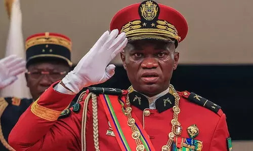 ഗാ​ബോ​ൺ സൈ​നി​ക നേ​താ​വ് പ്ര​സി​ഡ​ന്റാ​യി ചു​മ​ത​ല​യേ​റ്റു