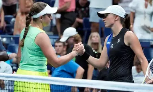 യു.എസ് ഓപൺ: ദ്യോകോ ക്വാർട്ടറിൽ, ചാമ്പ്യൻ ഇഗ സ്വൈറ്റക് പുറത്ത് യു.എസ് ഓപൺ: ദ്യോകോ ക്വാർട്ടറിൽ, ചാമ്പ്യൻ ഇഗ സ്വൈറ്റക് പുറത്ത്