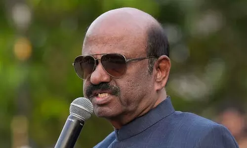 ബംഗാളിൽ ഏഴ് ഇടക്കാല വി.സിമാരെ നിയമിച്ച് ഗവർണർ; ഏറ്റുമുട്ടാൻ സർക്കാർ