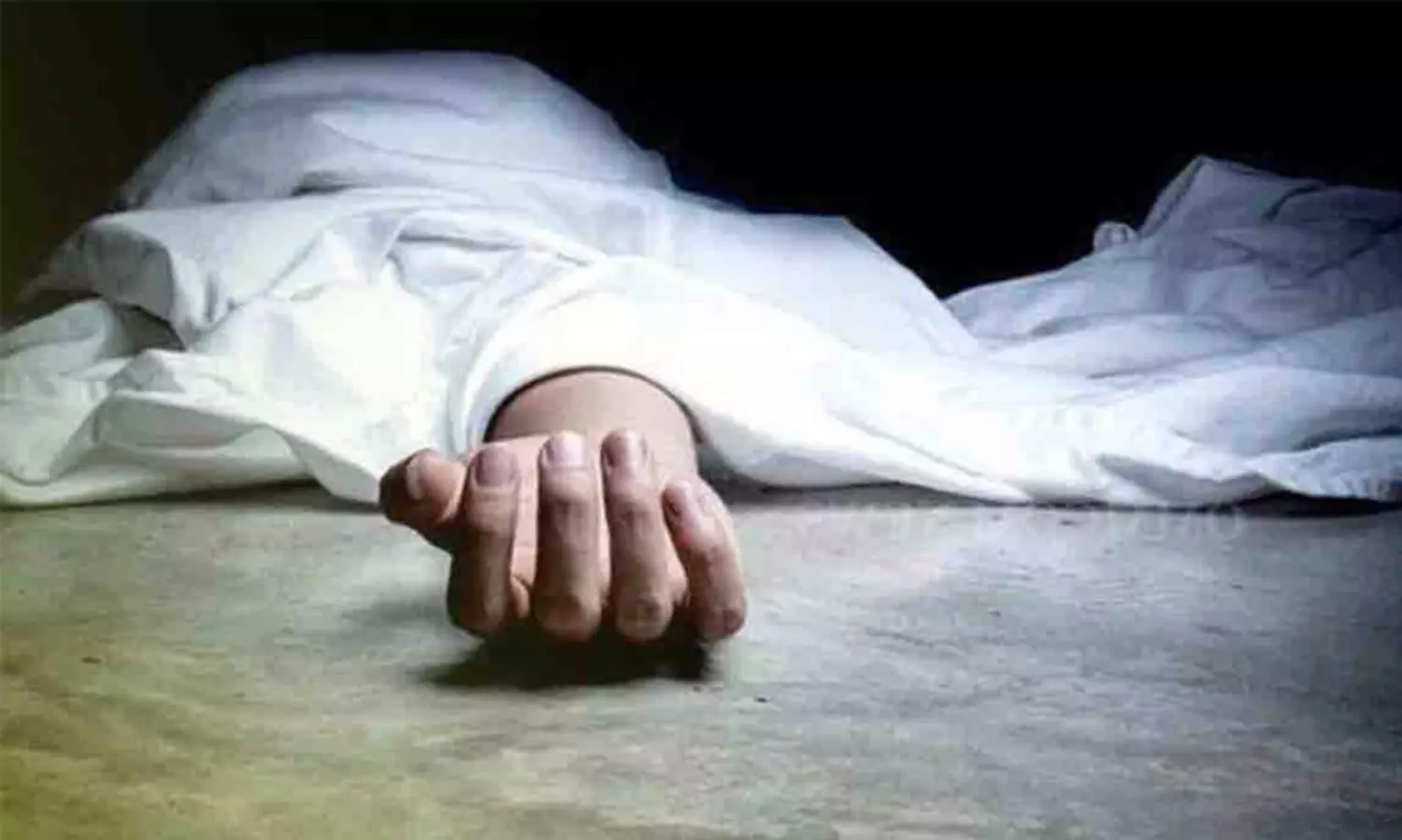 ലാബ് ജീവനക്കാരി തൂങ്ങിമരിച്ച നിലയിൽ