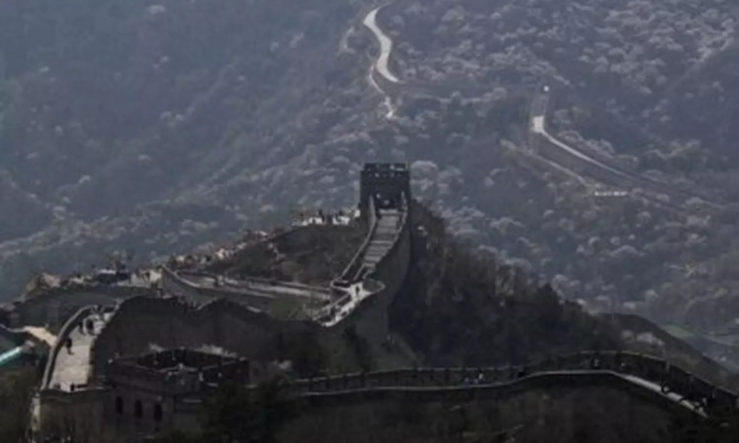 ചൈ​ന​യി​ലെ വ​ൻ​മ​തി​ലി​​െൻറ ഒ​രു​ഭാ​ഗം ത​ക​ർ​ത്തു