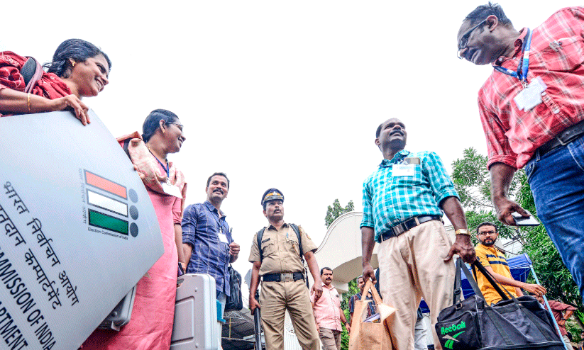 പുതുപ്പള്ളി ബൂത്തിലേക്ക്​