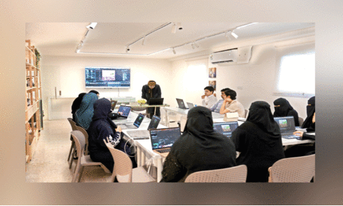 ആ​ർ​ട്ടി​ഫി​ഷ്യ​ൽ ഇ​ൻ​റ​ലി​ജ​ൻ​സി​ൽ സൗ​ദി​യു​ടെ    മു​ന്നേ​റ്റം വി​സ്​​മ​യ​ക​ര​മെ​ന്ന്​ ഒ​മാ​നി ഡി​ജി​റ്റ​ൽ ഡി​സൈ​ന​ർ