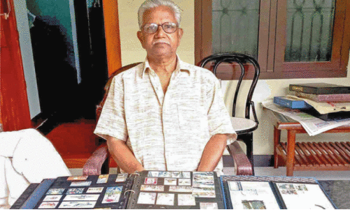 സ്റ്റാമ്പുകളെ പ്രണയിച്ച് നമ്പുട്ടി മാസ്റ്റർ സ്റ്റാമ്പുകളെ പ്രണയിച്ച് നമ്പുട്ടി മാസ്റ്റർ