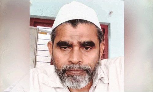 ക്ലാ​സ് മു​റി​യി​ൽ​നി​ന്ന്  പാ​ട​ത്തേ​ക്ക്