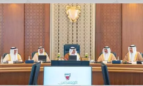 പ്ര​ധാ​ന​മ​ന്ത്രി പ്രി​ൻ​സ്​ സ​ൽ​മാ​ൻ ബി​ൻ ഹ​മ​ദ്​ ആ​ൽ ഖ​ലീ​ഫ​യു​ടെ അ​ധ്യ​ക്ഷ​ത​യി​ൽ ന​ട​ന്ന കാ​ബി​ന​റ്റ്​ ​യോ​ഗം