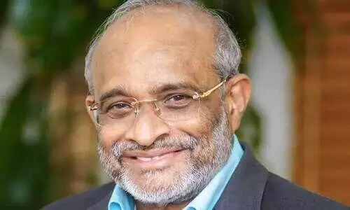 കെ.​ജി. ബാ​ബു​രാ​ജ് അ​പ്പ​ർ കു​ട്ട​നാ​ടി​ന് ആം​ബു​ല​ൻ​സ് സ​മ്മാ​നി​ച്ചു