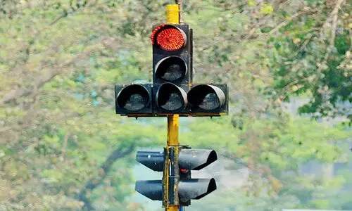 ഗതാഗതം സുഗമമാകും, ട്രാഫിക് സിഗ്നൽ ലൈറ്റ് ഓഫ് ചെയ്താൽ...