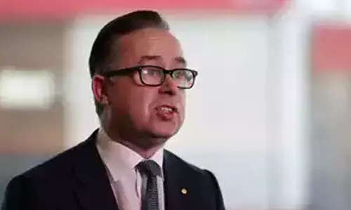 റ​ദ്ദാ​ക്കി​യ വി​മാ​ന​ങ്ങ​ളു​ടെ ടി​ക്ക​റ്റ് വി​റ്റു;  ഖ​ന്റാ​സ് മേ​ധാ​വി രാ​ജി​വെ​ച്ചു