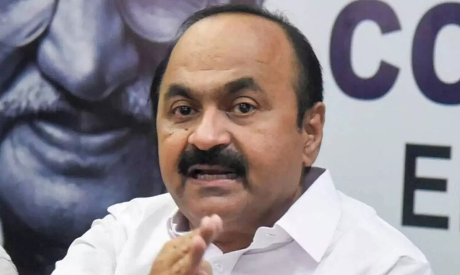 ഇന്ത്യ എന്നതു പോലെ ഇമ്പവും സ്നേഹവും അഭിമാനവും ഒഴുകിച്ചേരുന്നൊരു പേര് മറ്റൊന്നില്ലെന്ന് വി.ഡി സതീശൻ