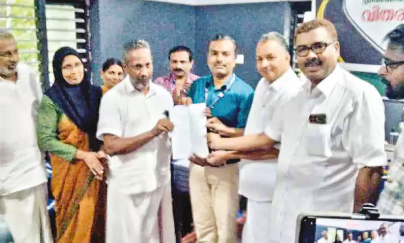 ഗ്രീ​ൻ​ഫീ​ൽ​ഡ് പാ​ത: ന​ഷ്ട​പ​രി​ഹാ​ര വി​ത​ര​ണം തു​ട​ങ്ങി