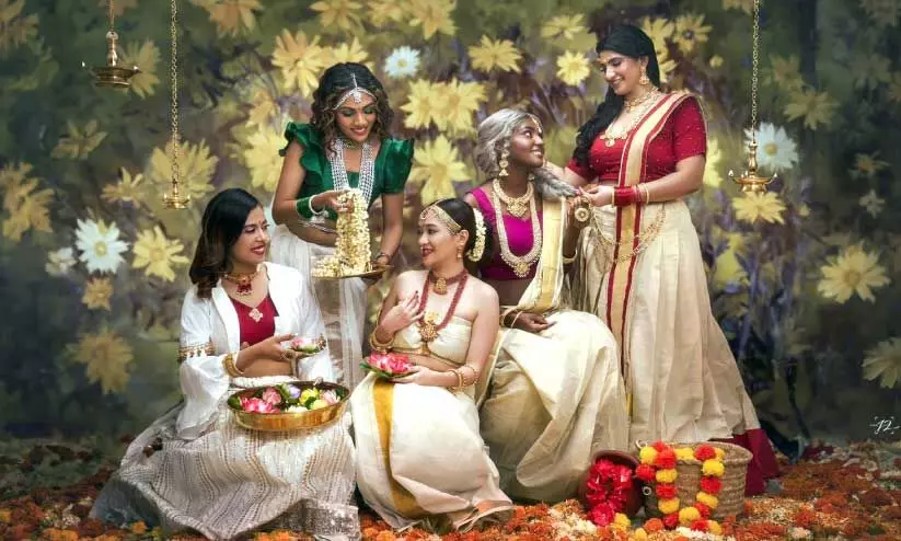 വി​വി​ധ രാ​ജ്യ​ങ്ങ​ളി​ലെ ക​ലാ​കാ​ര​ന്മാ​രെ അ​ണി​നി​ര​ത്തി ന​ട​ത്തി​യ ഫോ​ട്ടോ ഷൂ​ട്ട്