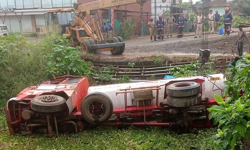 tanker lorry tanker lorry