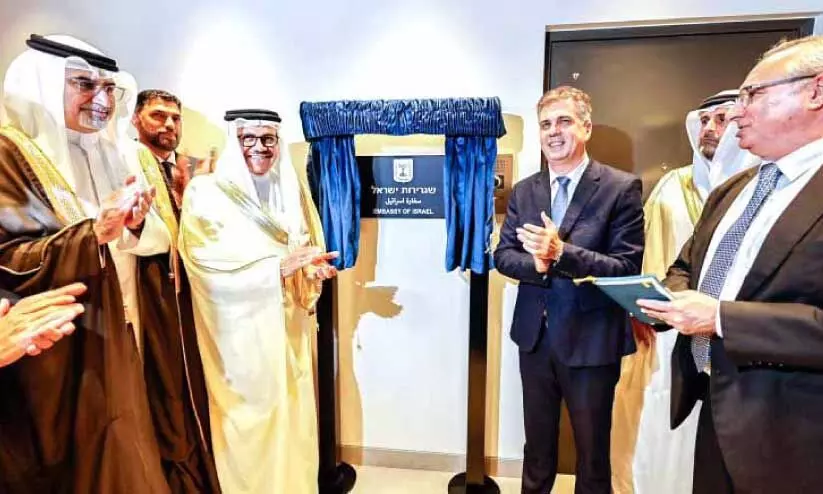 ഇസ്രായേൽ-ബഹ്റൈൻ വിദേശകാര്യമന്ത്രിമാർ ചർച്ച നടത്തി ഇസ്രായേൽ-ബഹ്റൈൻ വിദേശകാര്യമന്ത്രിമാർ ചർച്ച നടത്തി