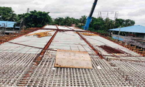 കു​റ​ച്ചു​കൂ​ടി കാ​ത്തി​രി​ക്ക​ണം...​  ഉ​രു​ണ്ടു​ക​ളി​ച്ച് ക​രാ​റു​കാ​ര്‍