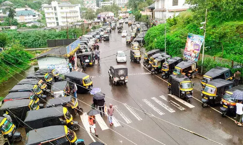 അനുദിനം പെരുകി ഓട്ടോസ്​റ്റാൻഡ്; വീർപ്പുമുട്ടി മൂന്നാർ