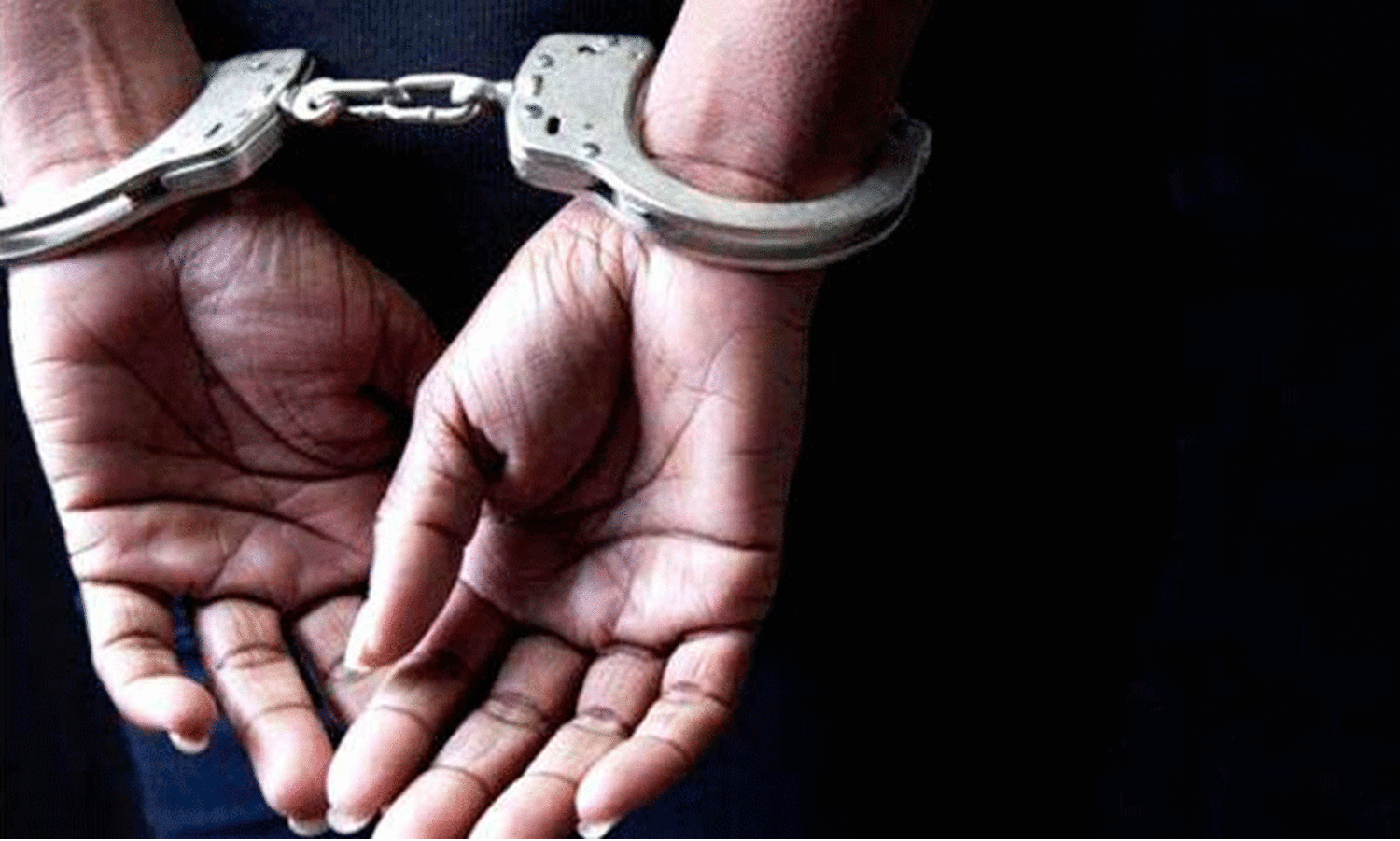 arrest-mother beating child