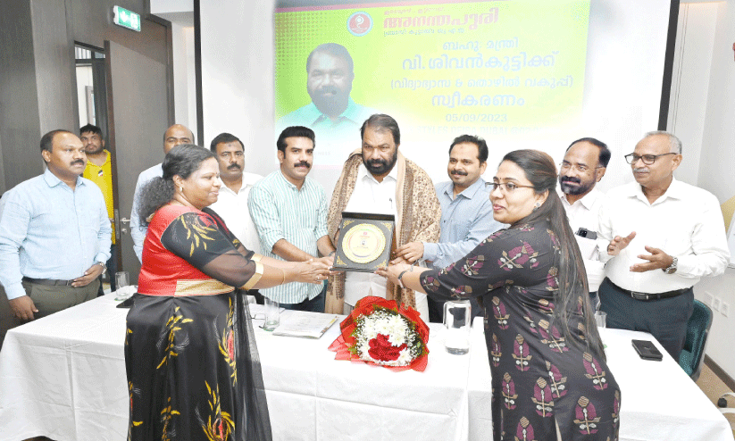 മന്ത്രി ശിവൻകുട്ടിക്ക്    അനന്തപുരി സ്വീകരണം നൽകി