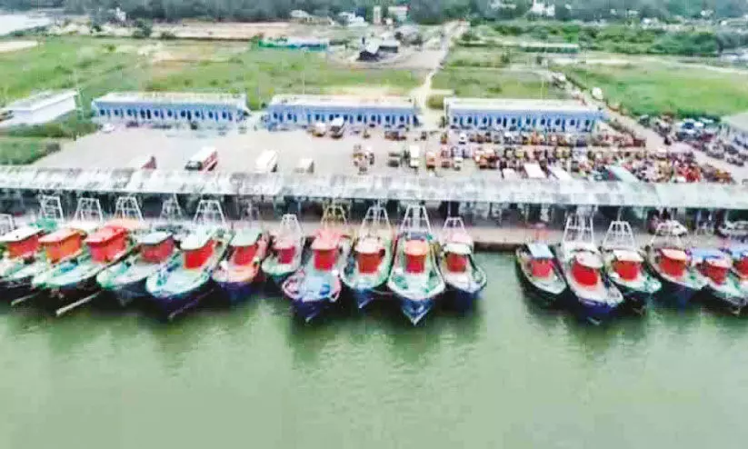 പൊന്നാനി ഹാർബറിലെ 24 കോടിയുടെ പ്രവർത്തനങ്ങൾ ടെൻഡറിലേക്ക് പൊന്നാനി ഹാർബറിലെ 24 കോടിയുടെ പ്രവർത്തനങ്ങൾ ടെൻഡറിലേക്ക്