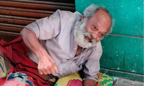 ക​ട​ത്തി​ണ്ണ​യി​ൽ അ​വ​ശ​നി​ല​യി​ൽ ക​ണ്ടെ​ത്തി​യ വ​യോ​ധി​ക​നെ സം​ര​ക്ഷ​ണ കേ​ന്ദ്ര​ത്തി​ലാ​ക്കി